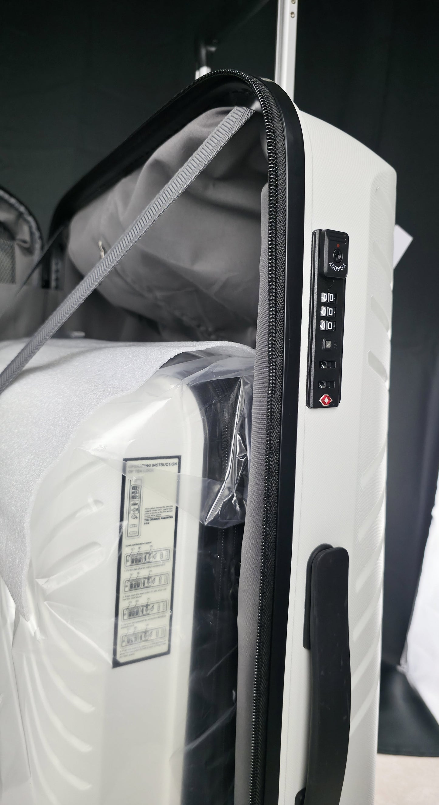 GinzaTravel Rune Series 28-Inch Expandable Spinner Luggage – White