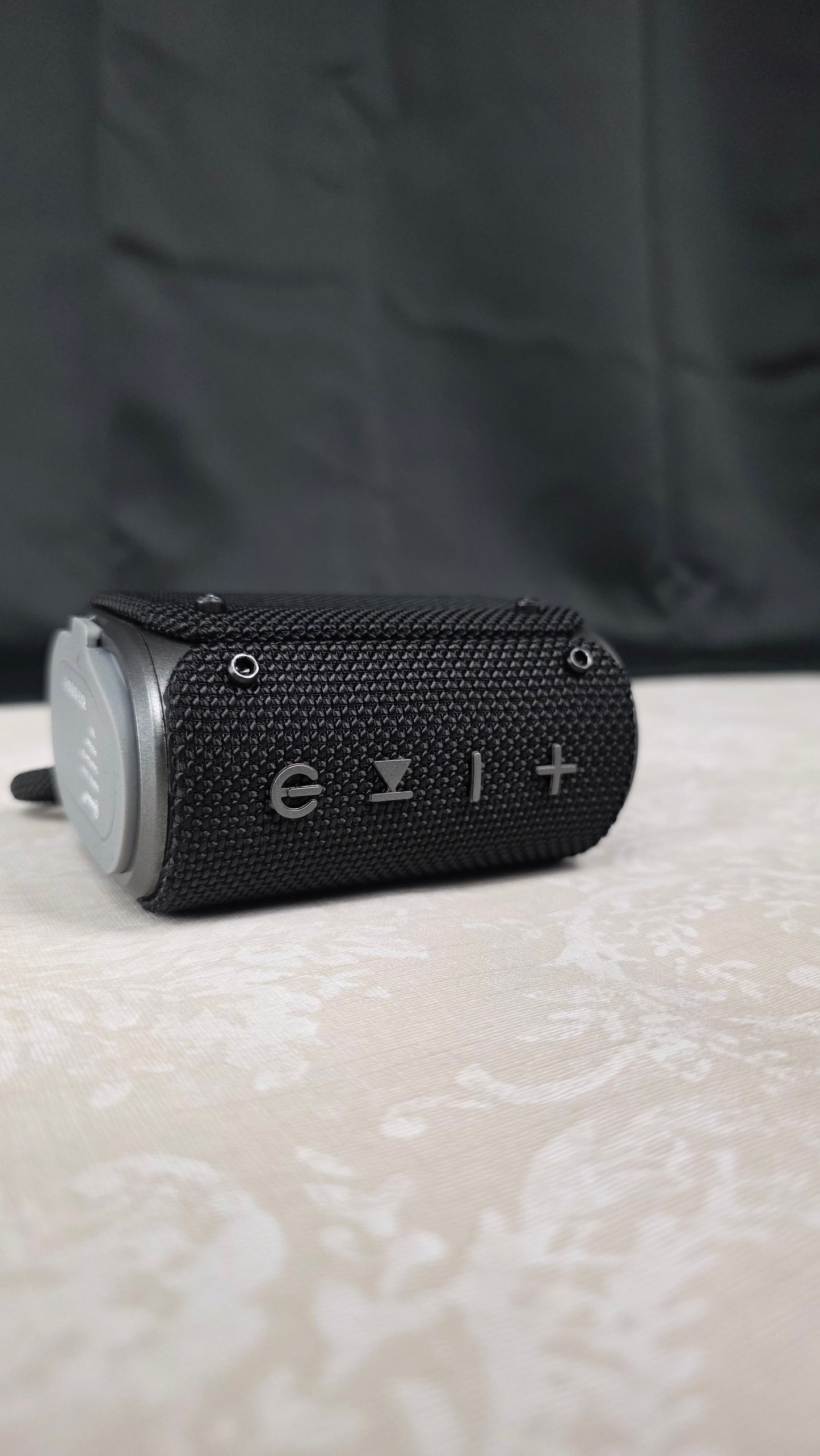 Chaowei Portable Bluetooth Speaker | IPX67 Waterproof + Dustproof | Punchy Bass, AUX + TF Card Support | 5H Playtime, Outdoor Wireless Mini Speaker – Black