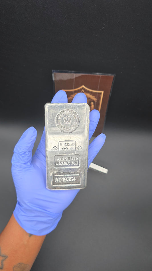 1 Kilo of Royal Canadian Mint .9999 File Silver - BANK/DEALER GRADE